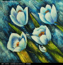 抽象畫 藍色背景前的綠葉和白色花朵